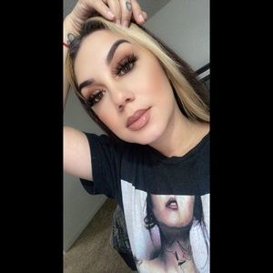 Meet your Posher, Angie